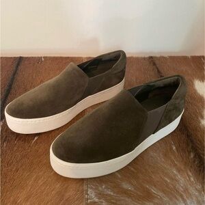 Vince Sneakers: Olive Suede